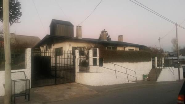 Casa Familiar Zarza Mora Leilighet San Carlos de Bariloche Eksteriør bilde