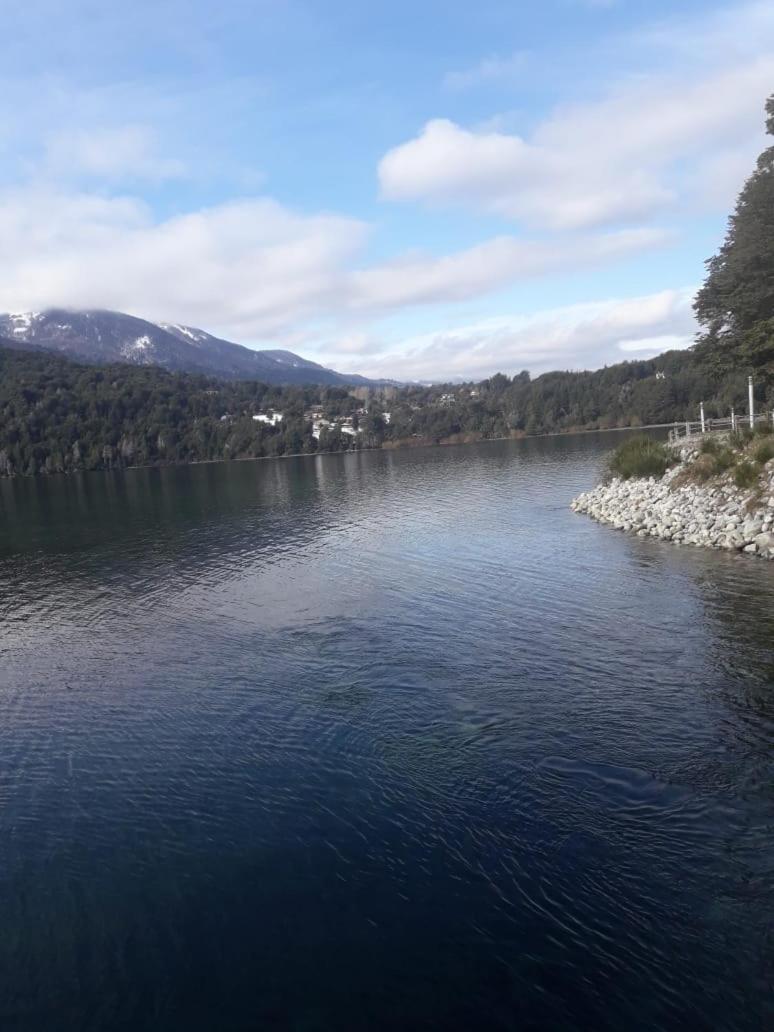 Casa Familiar Zarza Mora Leilighet San Carlos de Bariloche Eksteriør bilde