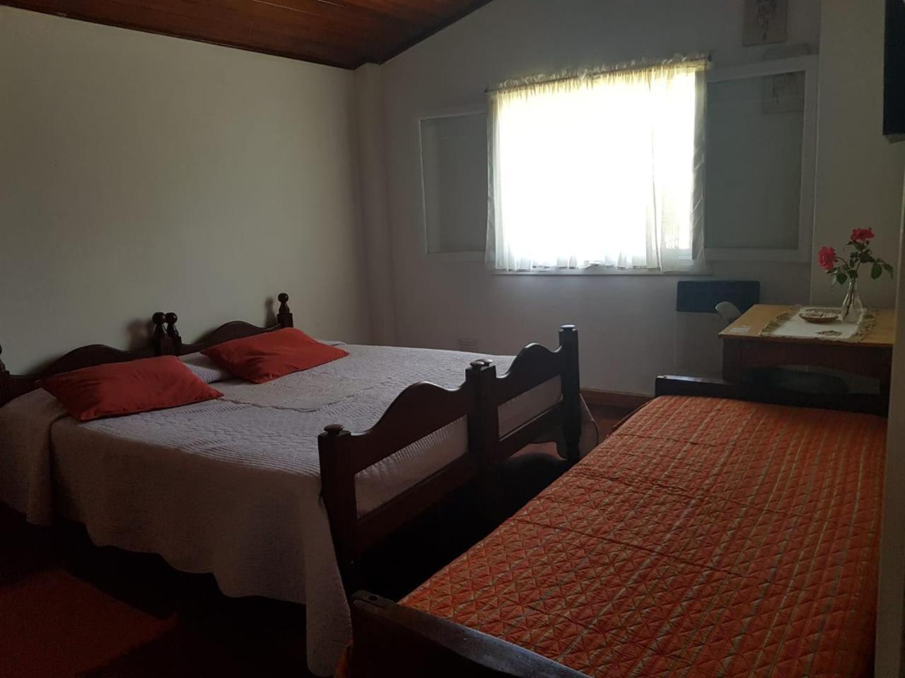 Casa Familiar Zarza Mora Leilighet San Carlos de Bariloche Eksteriør bilde