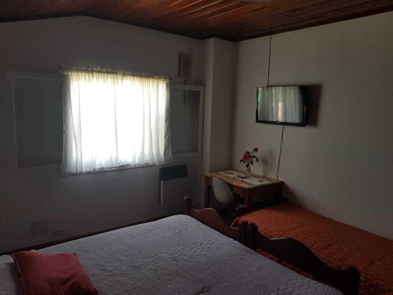 Casa Familiar Zarza Mora Leilighet San Carlos de Bariloche Eksteriør bilde